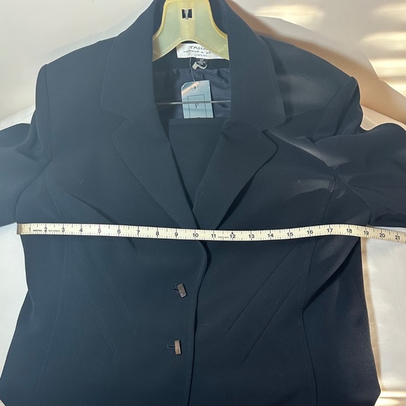 Tahari two piece suit skirt in navy - petite - Picture 3 of 3